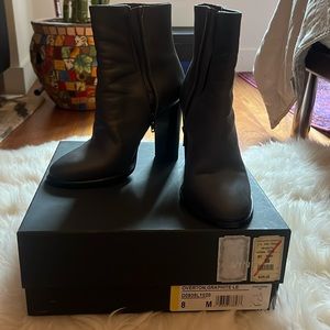Vince size 8 high heel ankle boot Graphite